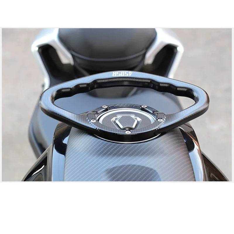 Alças tanque para passageiro de motocicleta. e manobras